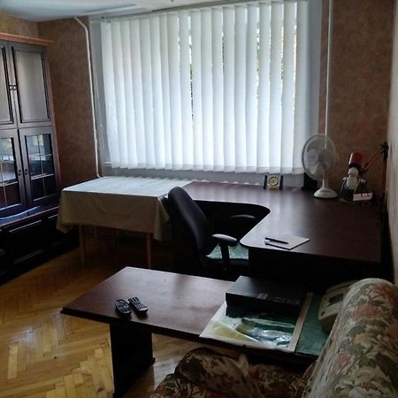 4-X Apartments Center Wi-Fi С 3-Мя Спальнями 95М2 Černihiv Exteriér fotografie