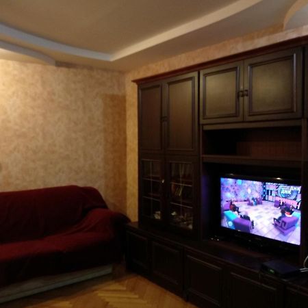 4-X Apartments Center Wi-Fi С 3-Мя Спальнями 95М2 Černihiv Exteriér fotografie