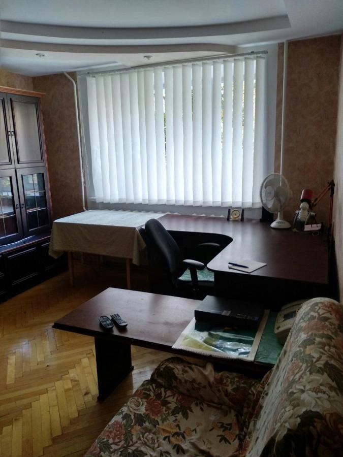 4-X Apartments Center Wi-Fi С 3-Мя Спальнями 95М2 Černihiv Exteriér fotografie