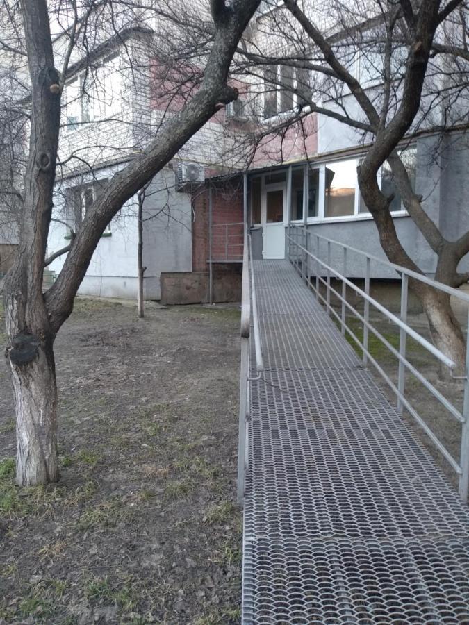 4-X Apartments Center Wi-Fi С 3-Мя Спальнями 95М2 Černihiv Exteriér fotografie